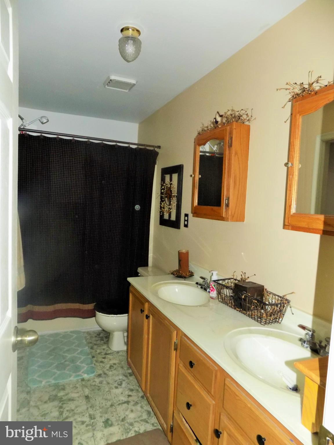 63 Declaration Drive Inwood, WV 25428 - Photo 14 of 22 Bath