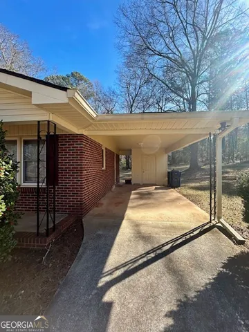 a view of a house with a garage