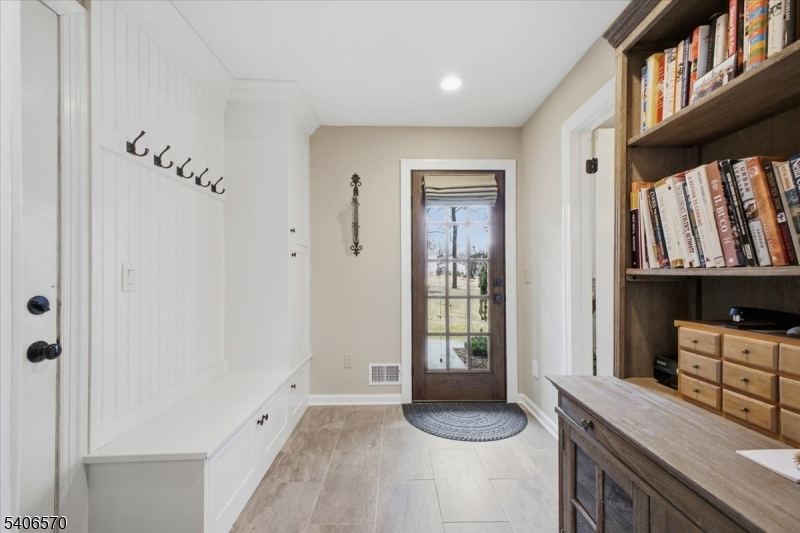 122 Old Stirling Road Warren, NJ 07059 - Photo 16 of 41