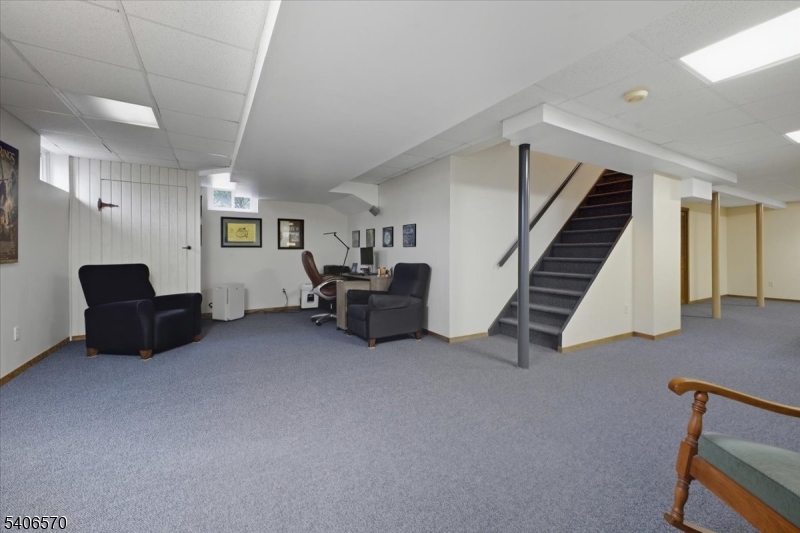 122 Old Stirling Road Warren, NJ 07059 - Photo 29 of 41