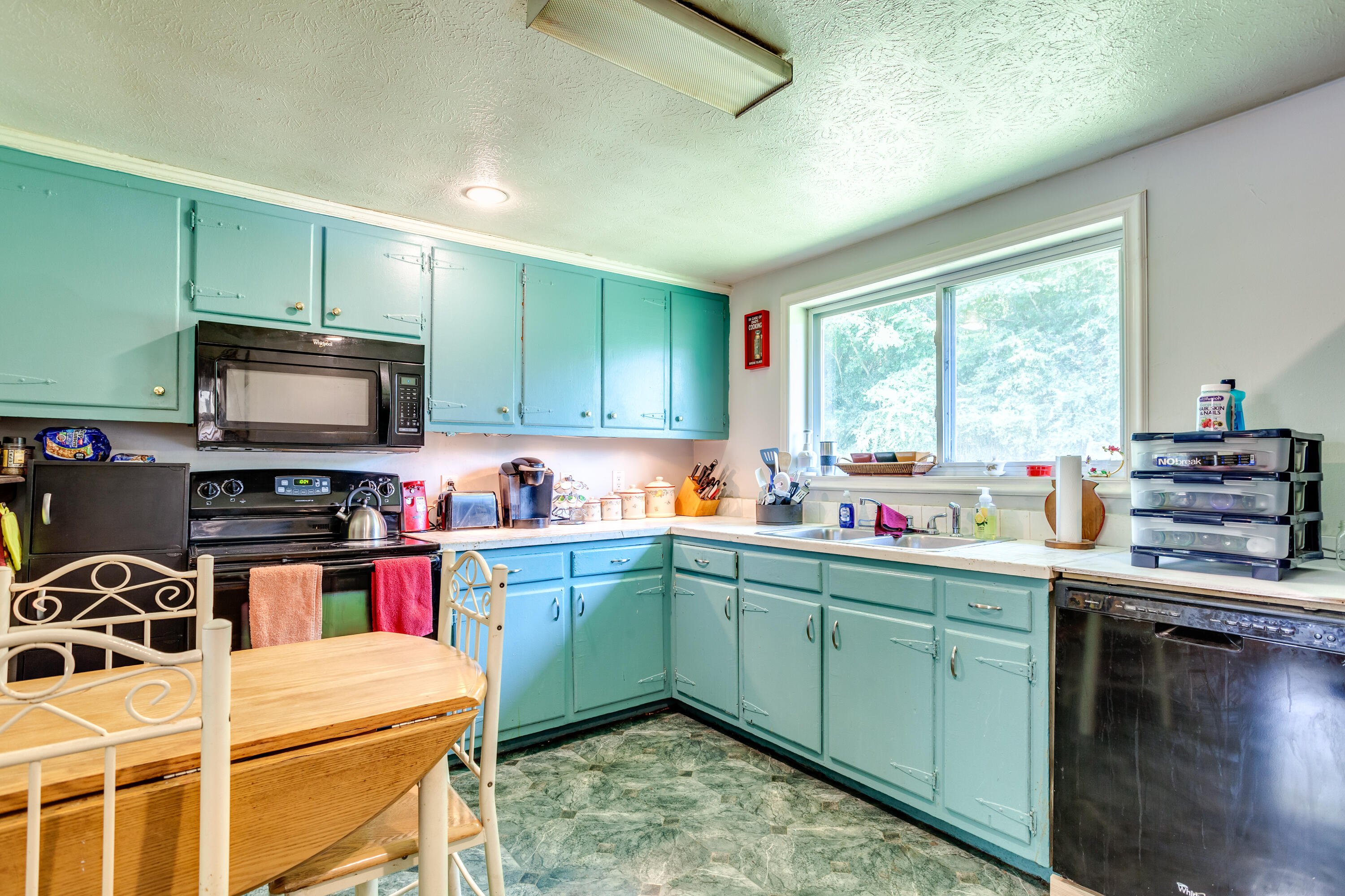 302 Lakeview Road Harriman, TN 37748 - Photo 8 of 24 008210723-3-302LakeviewRdHarrimanTN-SMAL