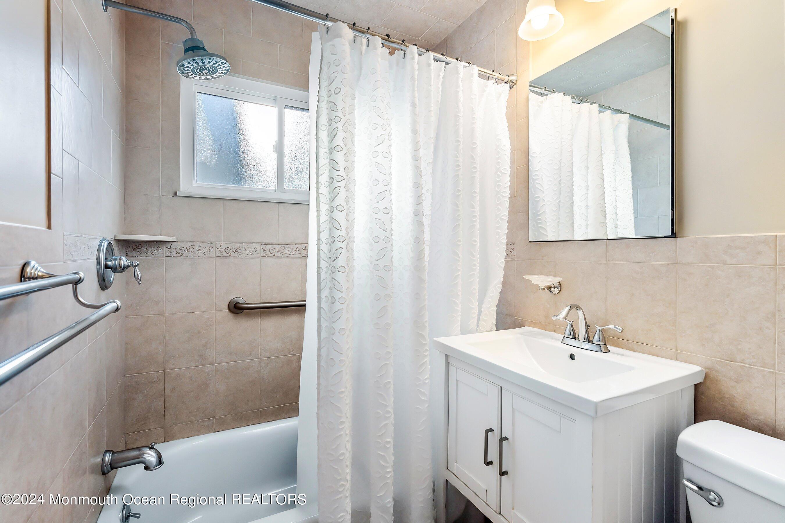 265 Edgeview Road Keyport, NJ 07735 - Photo 17 of 32 23-Bath 1