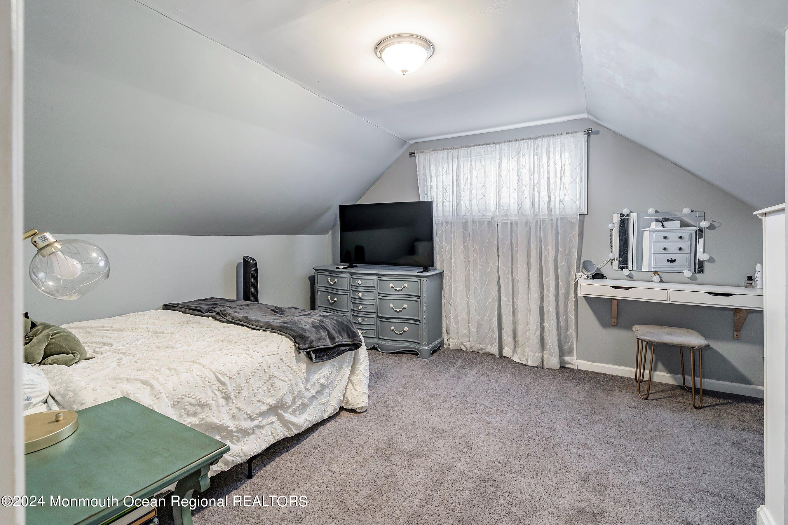 265 Edgeview Road Keyport, NJ 07735 - Photo 19 of 32 25-Bed 3