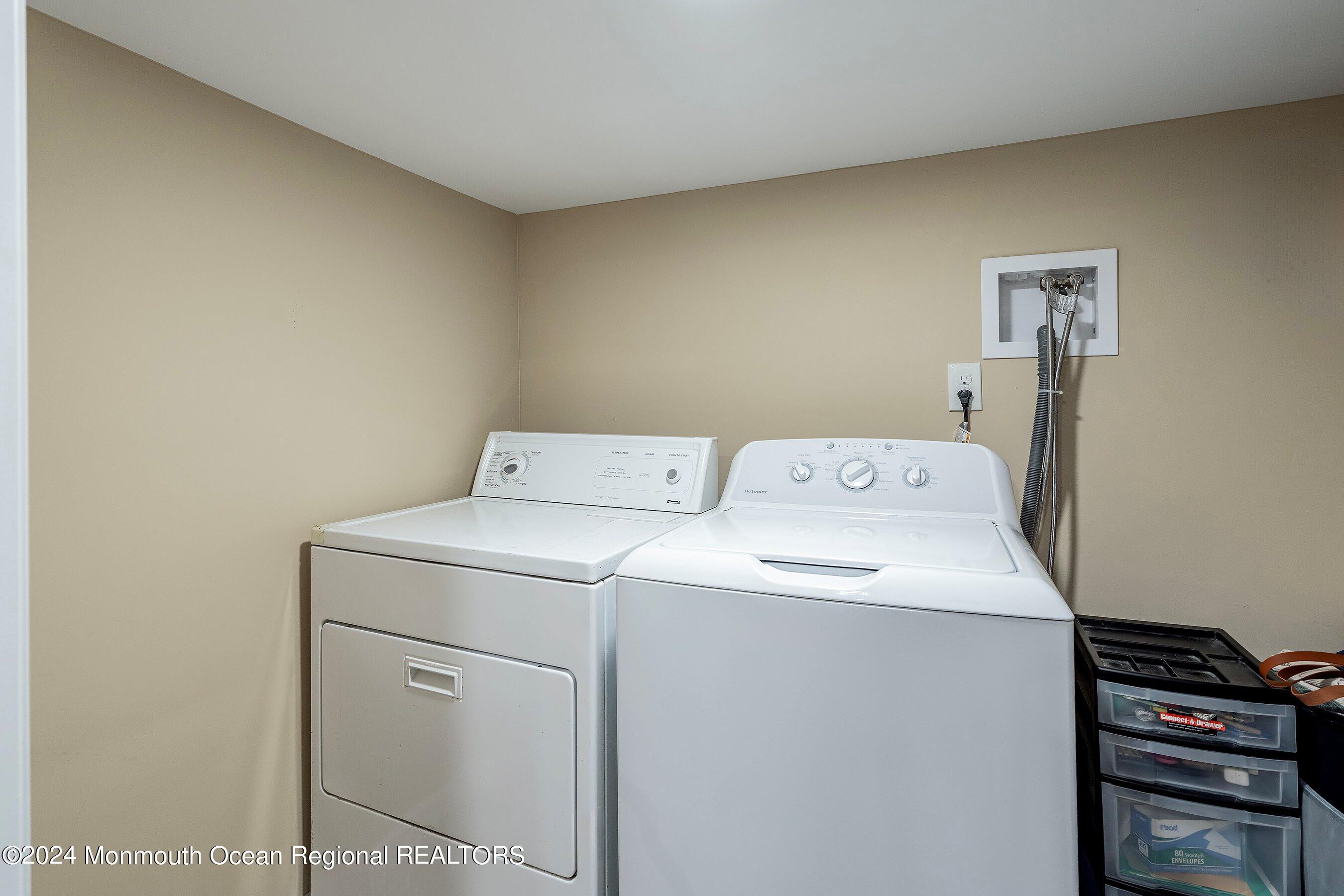 265 Edgeview Road Keyport, NJ 07735 - Photo 32 of 32 20-Laudry