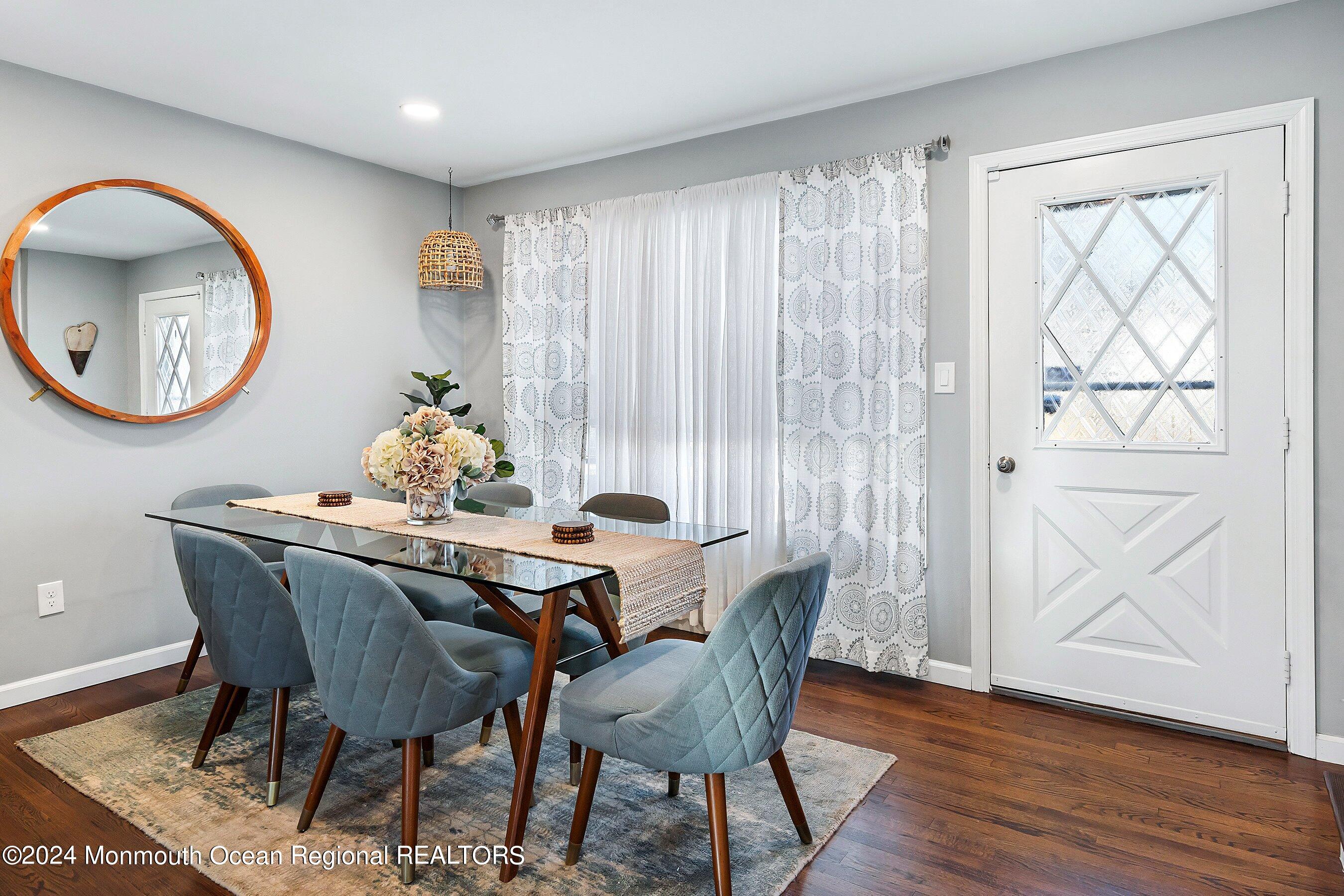 265 Edgeview Road Keyport, NJ 07735 - Photo 4 of 32 07-Foyer to Dining