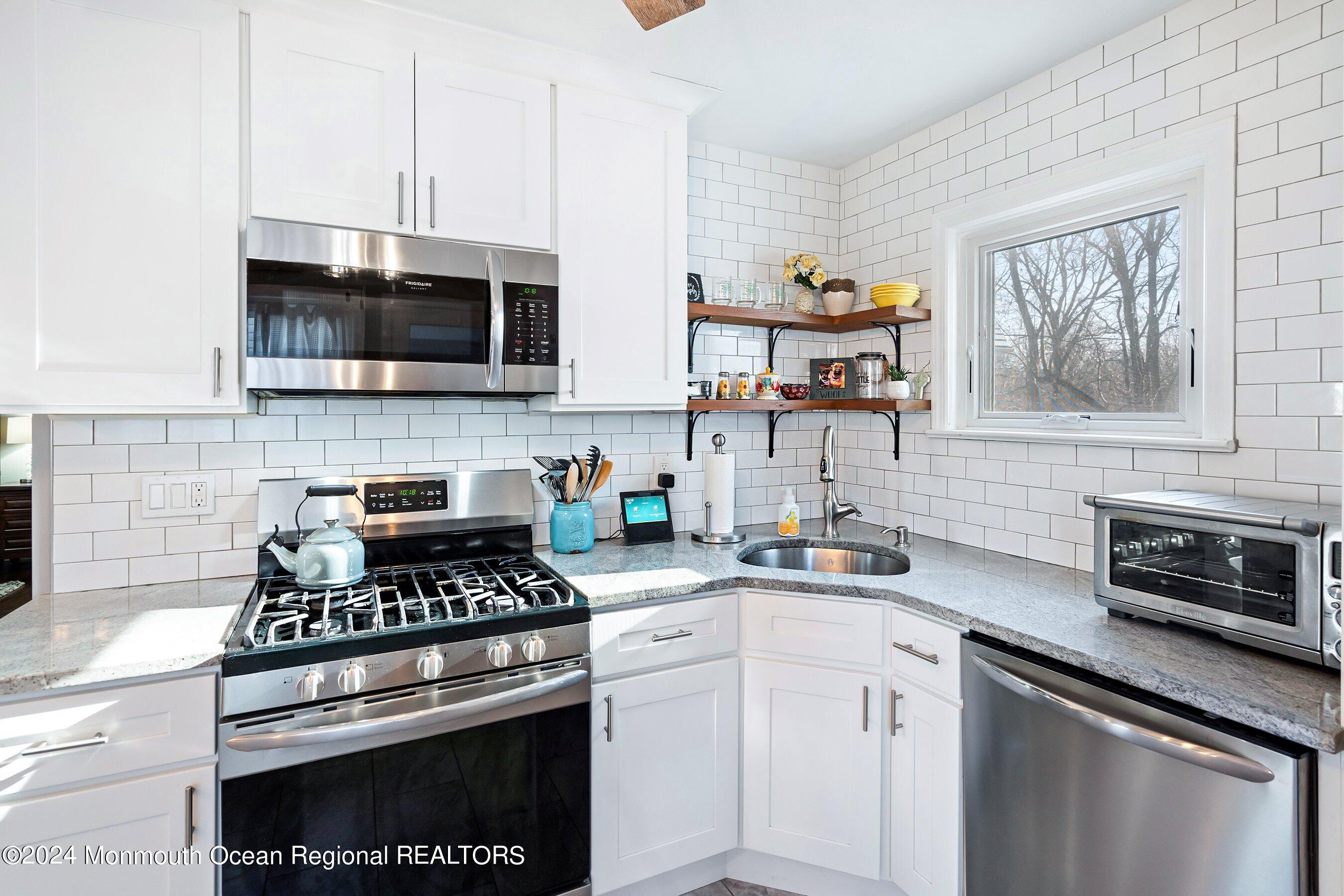265 Edgeview Road Keyport, NJ 07735 - Photo 8 of 32 16-Kitchen 1E