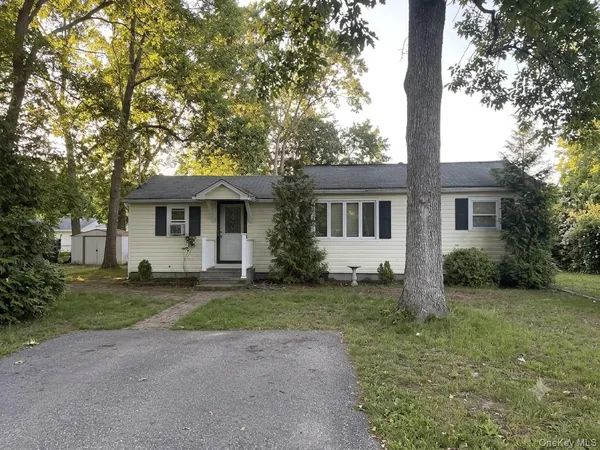 $319,000 | 33 Elm Road East, Mastic Beach, NY 11951