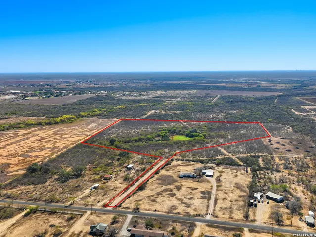 $349,000 | 32.04-acres Bluntzer, Jourdanton, TX 78026