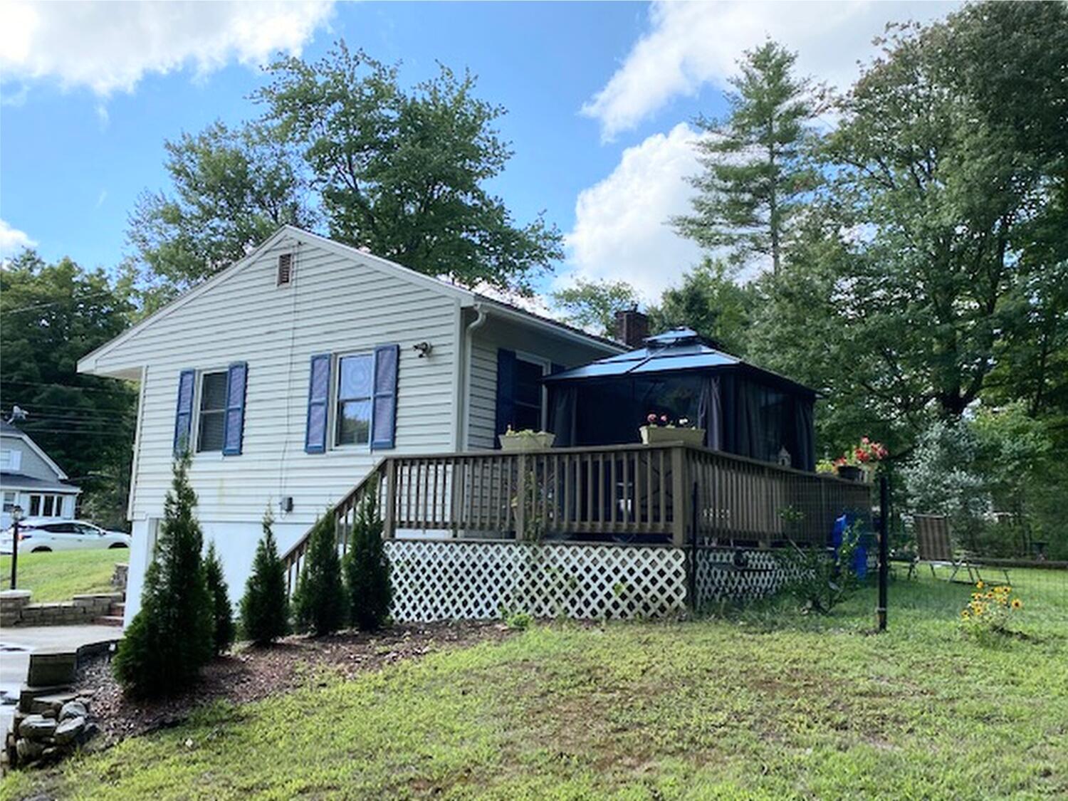 101 Oak Street Springvale, ME 04083 - Photo 3 of 16 3 oak