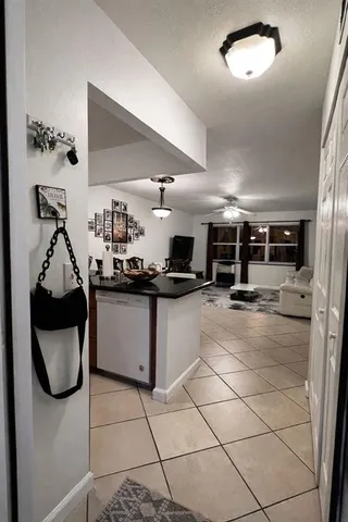 $1,800 | 550 Southeast 2nd Avenue, Unit G22, Deerfield Beach, FL 33441