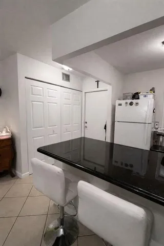 $1,800 | 550 Southeast 2nd Avenue, Unit G22, Deerfield Beach, FL 33441