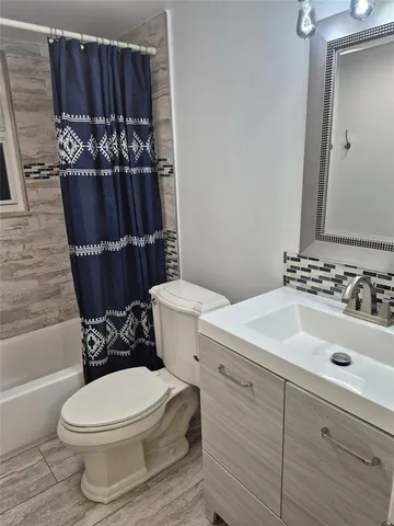 $1,800 | 550 Southeast 2nd Avenue, Unit G22, Deerfield Beach, FL 33441