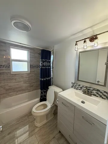 $1,800 | 550 Southeast 2nd Avenue, Unit G22, Deerfield Beach, FL 33441