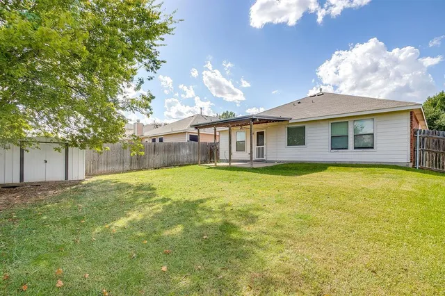 $2,025 | 649 Chalk Knoll Road, Fort Worth, TX 76108