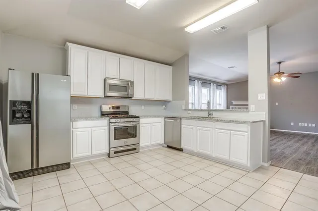 $2,025 | 649 Chalk Knoll Road, Fort Worth, TX 76108