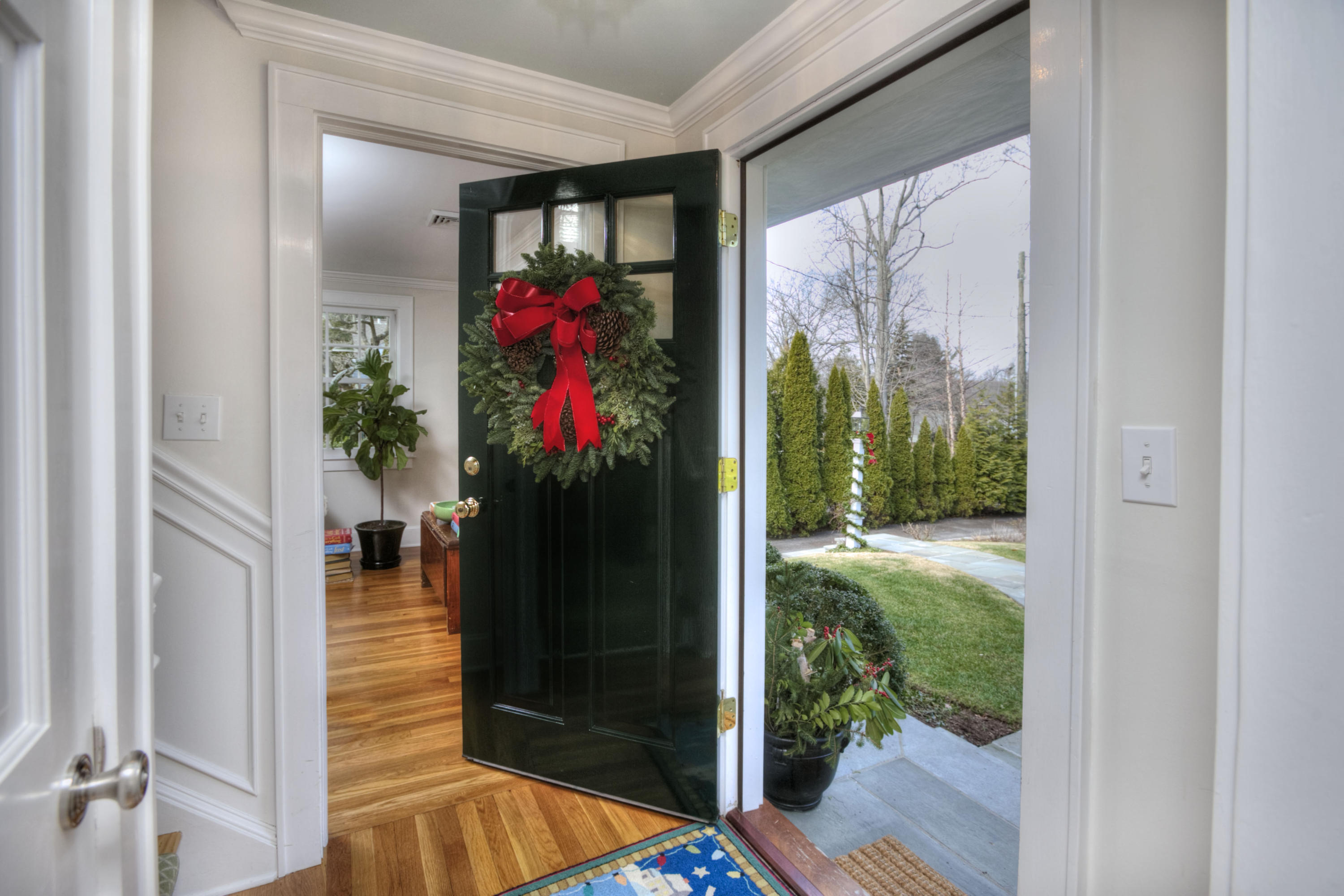24 Great Hill Road Darien, CT 06820 - Photo 24 of 25 foyer