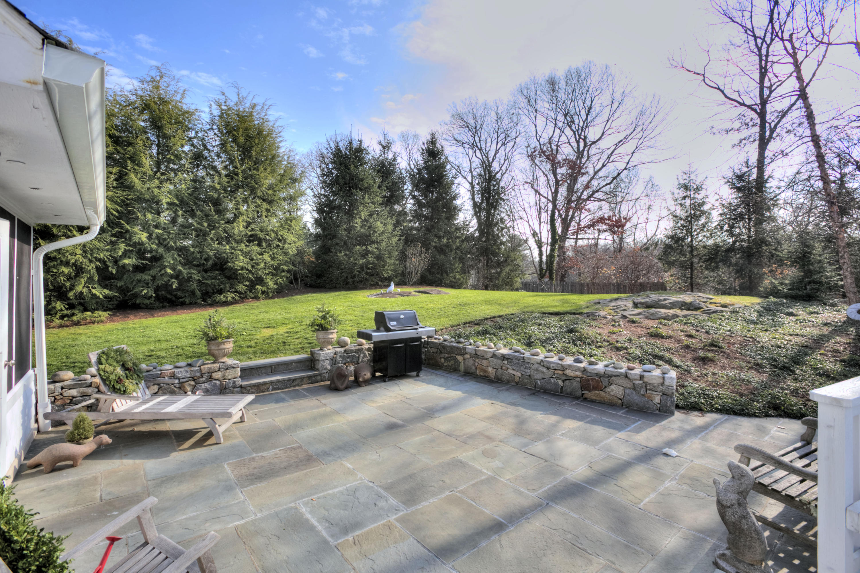 24 Great Hill Road Darien, CT 06820 - Photo 4 of 25 patio