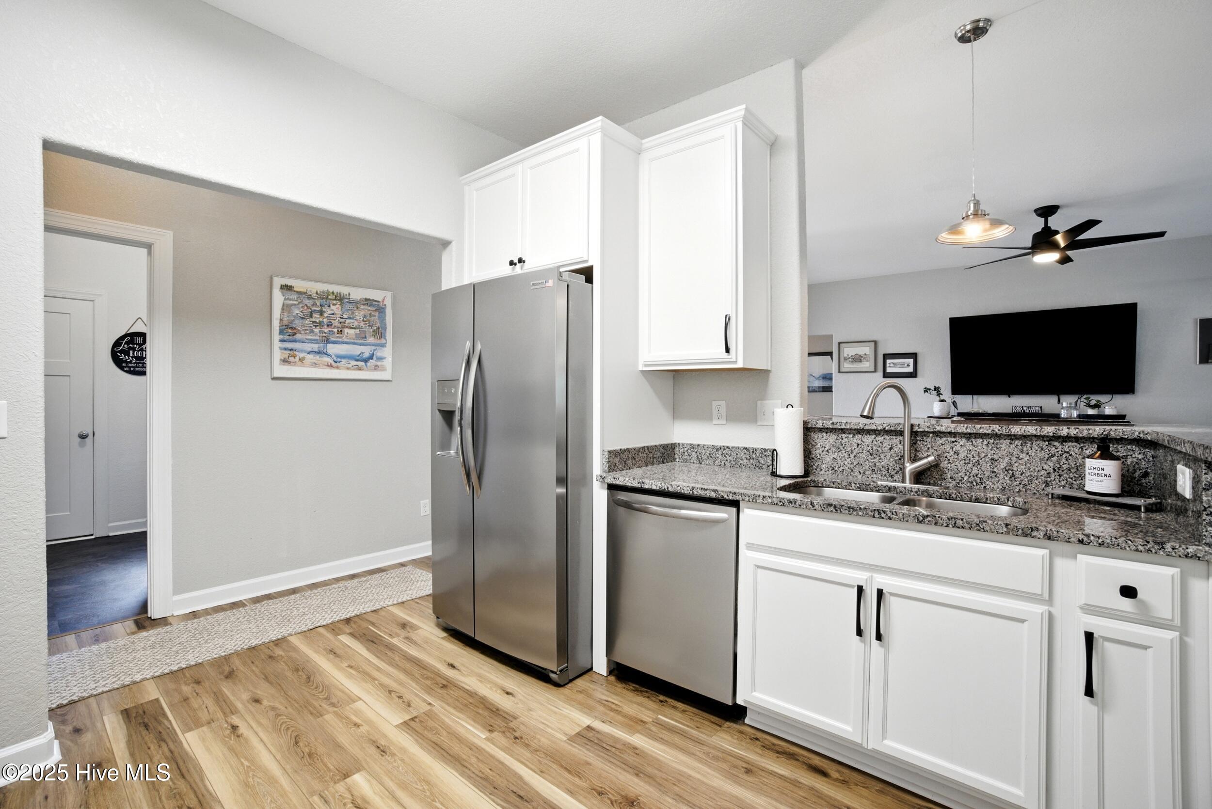 100 Rosedale Court Moyock, NC 27958 - Photo 15 of 50 Kitchen