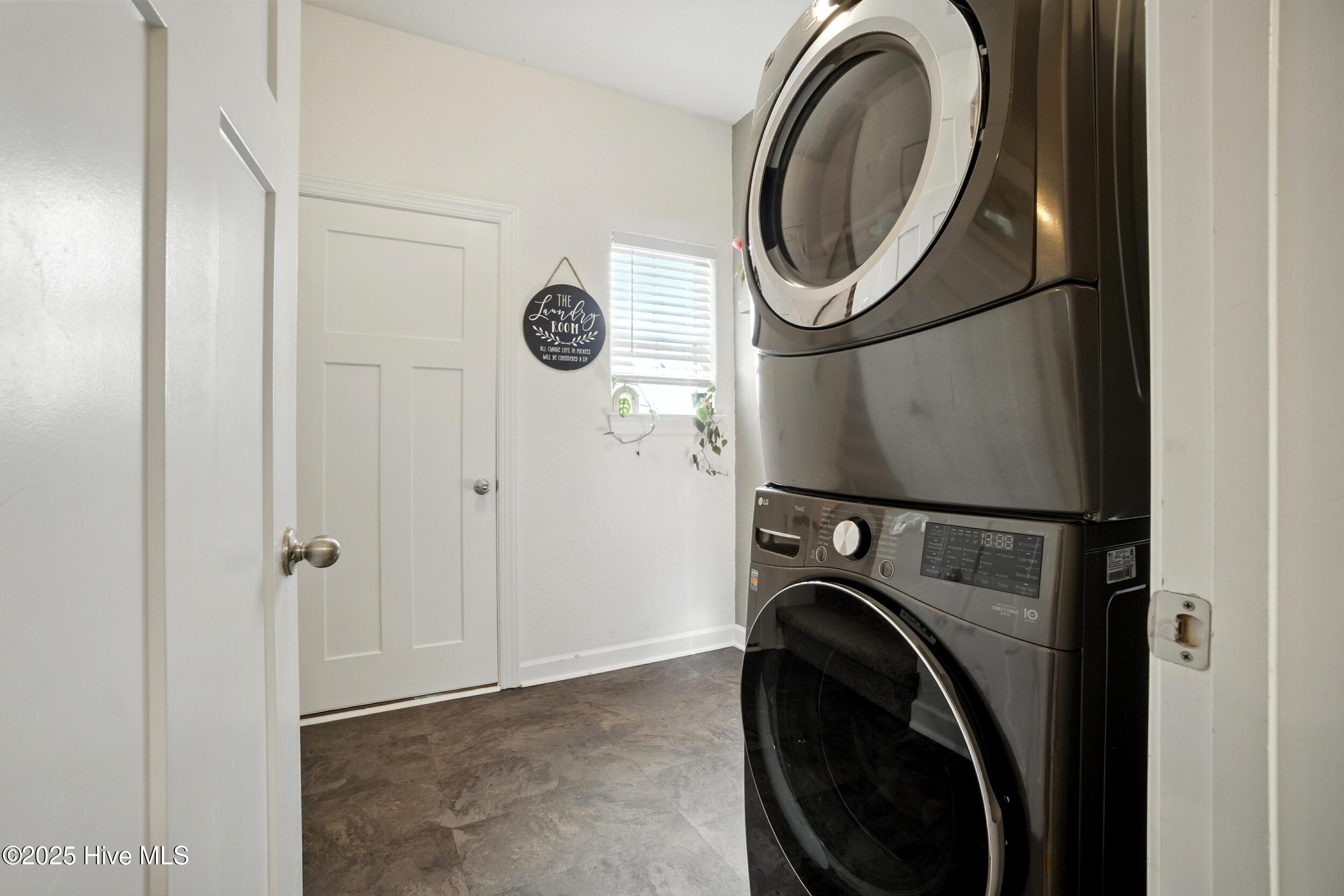 100 Rosedale Court Moyock, NC 27958 - Photo 28 of 50 Laundry/Mud room