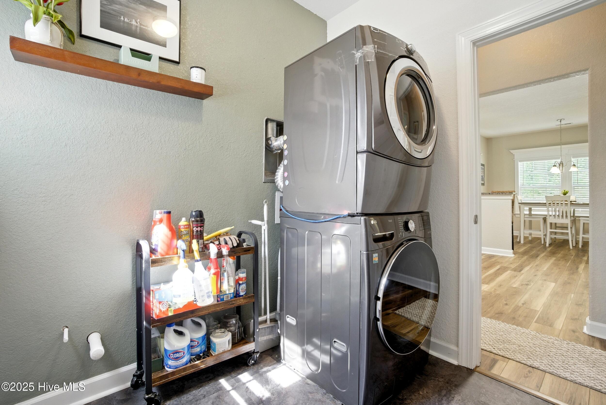 100 Rosedale Court Moyock, NC 27958 - Photo 29 of 50 Laundry/Mud room