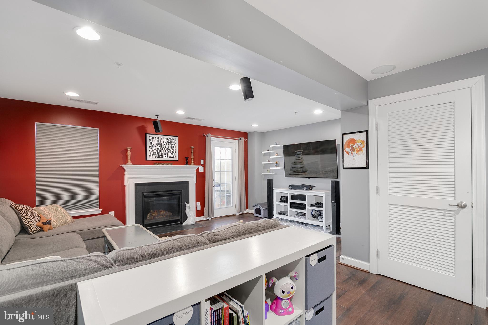 2076 Spring Run Circle Frederick, MD 21702 - Photo 9 of 37 Gallery Image 9