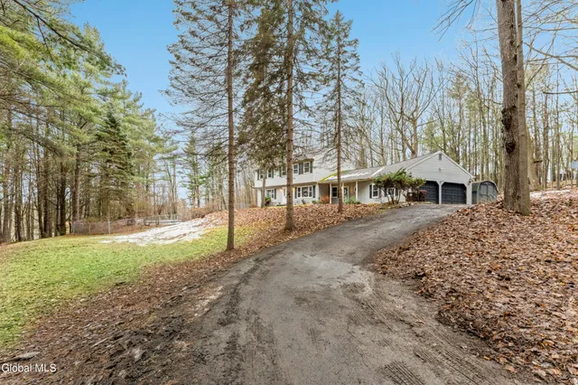 $449,900 | 37 Deer Cliff Road, New Scotland, NY 12186