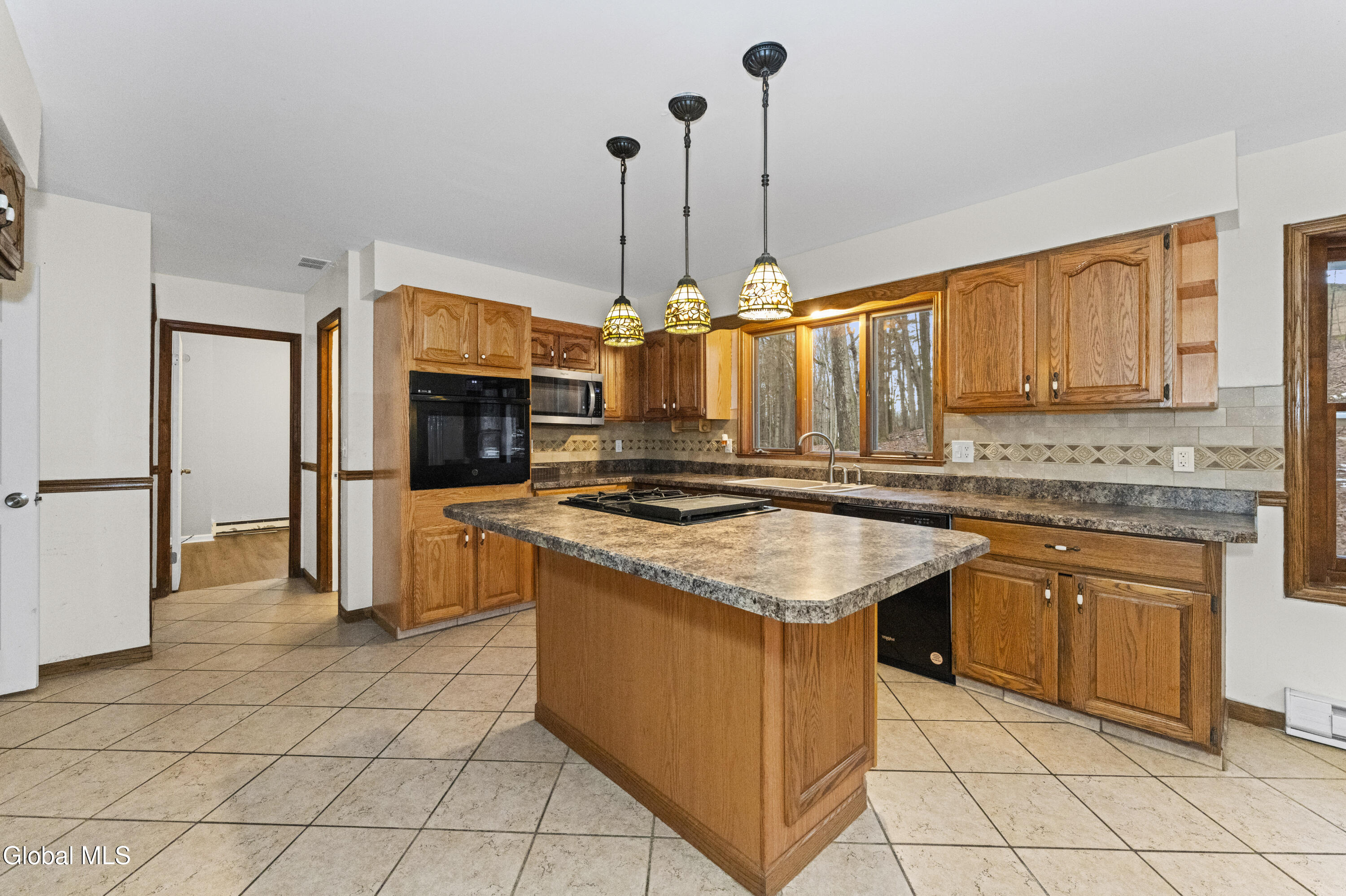 37 Deer Cliff Road New Scotland, NY 12186 - Photo 6 of 71 5