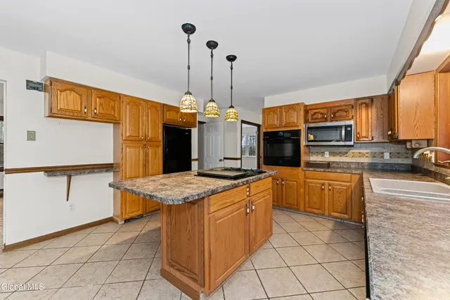 $449,900 | 37 Deer Cliff Road, New Scotland, NY 12186