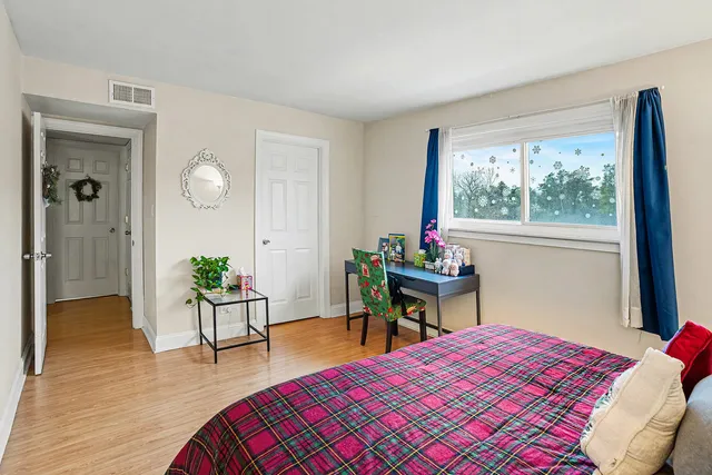 $179,900 | 2 B Kingery Quarter, Unit 207, Willowbrook, IL 60527