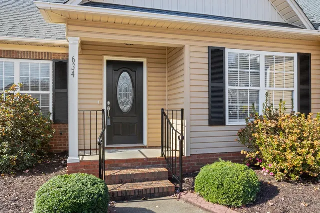 $274,900 | 634 Secretariat Drive, Boiling Springs, SC 29316