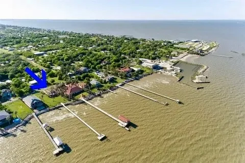 $2,600 | 415 2nd Street, San Leon, TX 77539