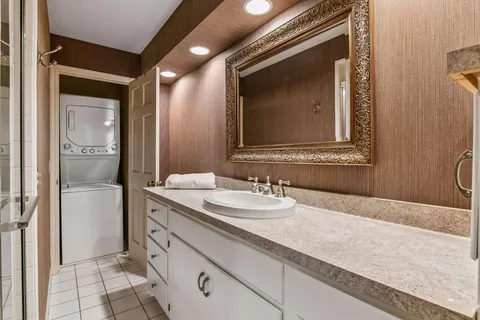 $749,000 | 1140 Hollybrook Drive, Wayzata, MN 55391