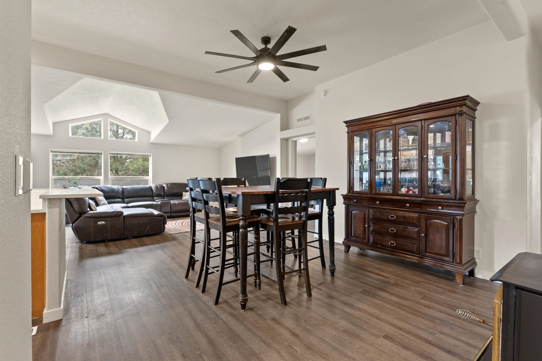 15211 East Cooper Road Mead, WA 99021 - Photo 11 of 50