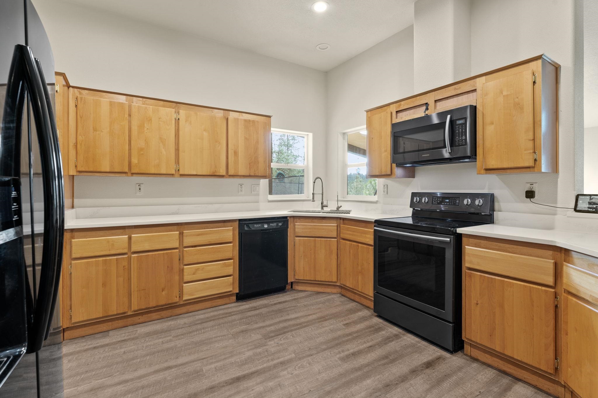 15211 East Cooper Road Mead, WA 99021 - Photo 16 of 50