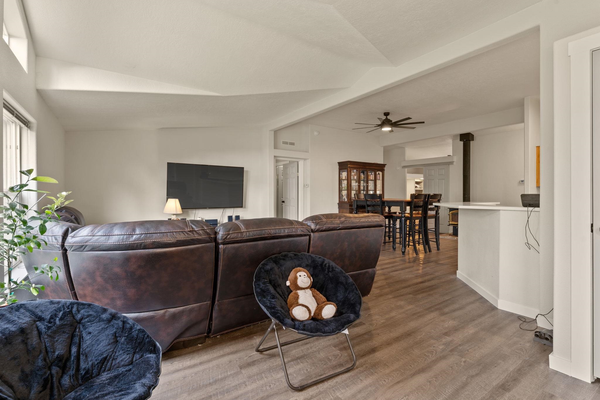 15211 East Cooper Road Mead, WA 99021 - Photo 4 of 50