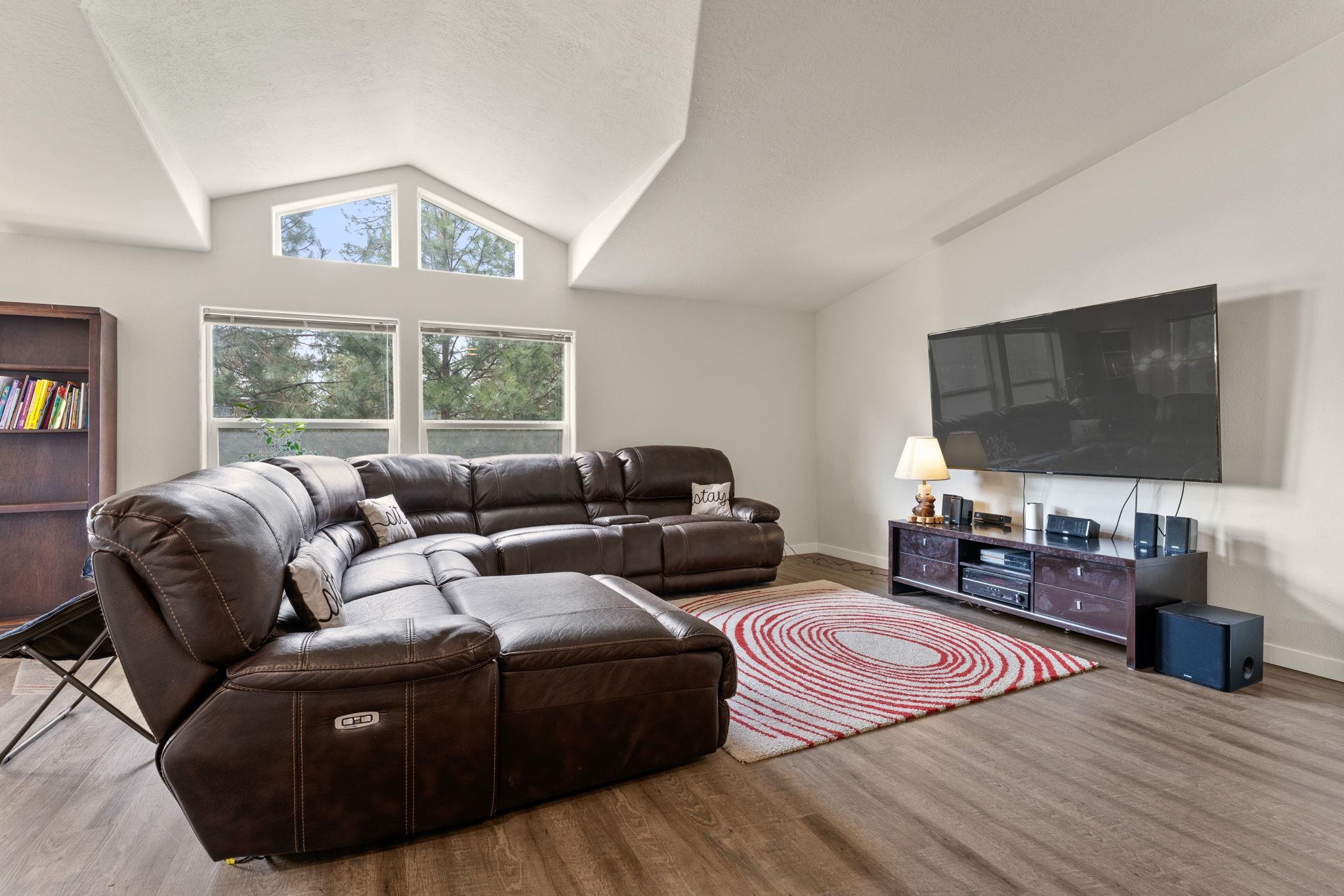 15211 East Cooper Road Mead, WA 99021 - Photo 5 of 50