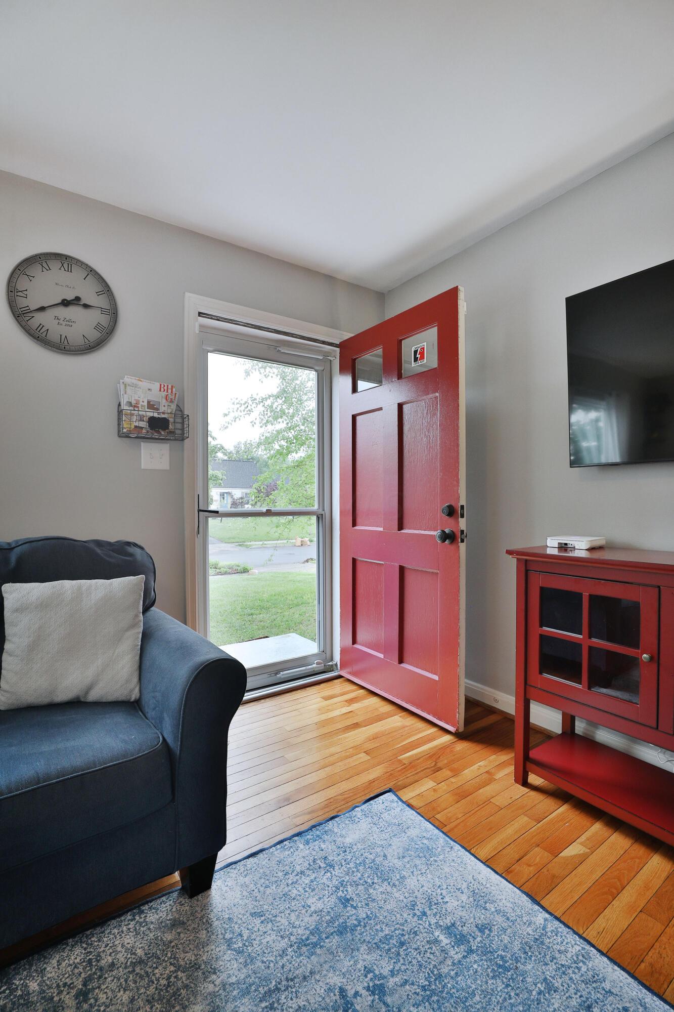 562 Northridge Road Columbus, OH 43214 - Photo 4 of 45 Entry