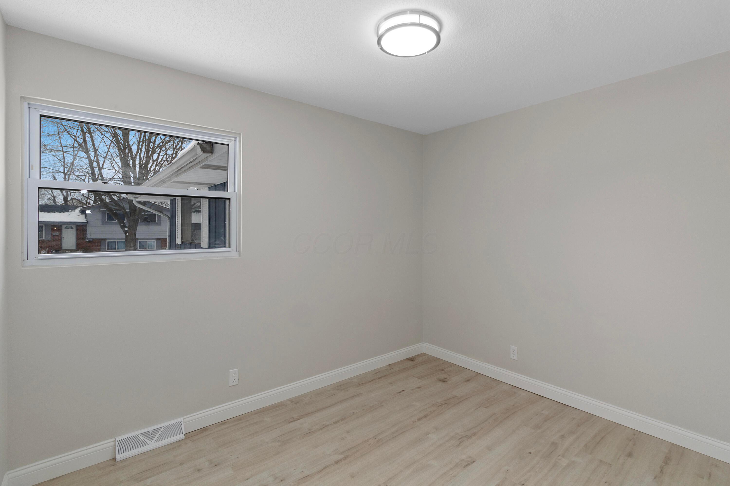 2190 Balmoral Road Columbus, OH 43229 - Photo 12 of 24 2190 Balmoral Rd (12)