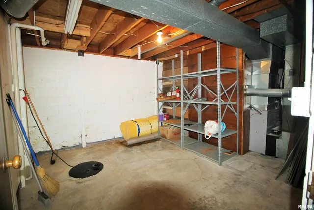 $98,900 | 3715 35th Street, Unit 4, Moline, IL 61265