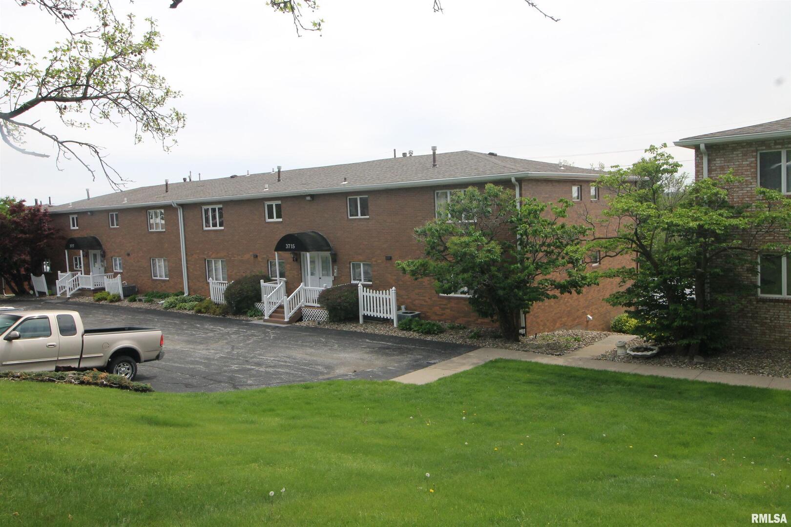 3715 35th Street, Unit 4 Moline, IL 61265 - Photo 3 of 17