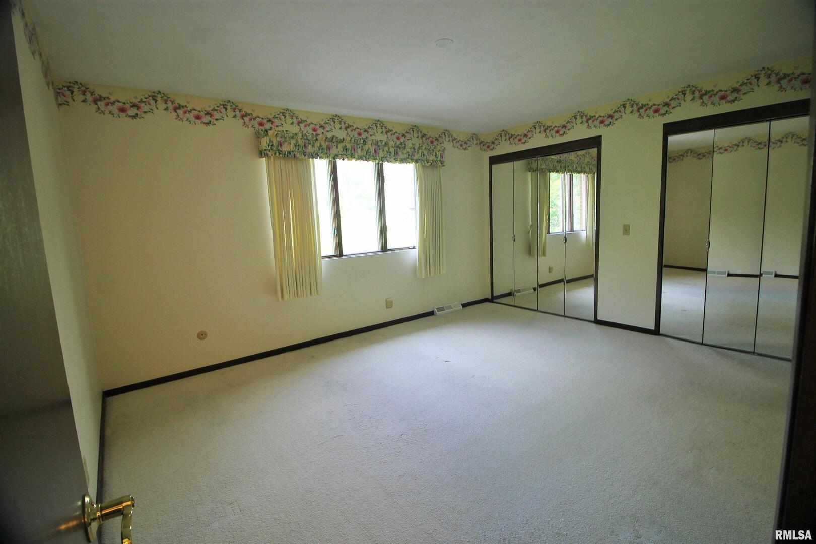 3715 35th Street, Unit 4 Moline, IL 61265 - Photo 10 of 17