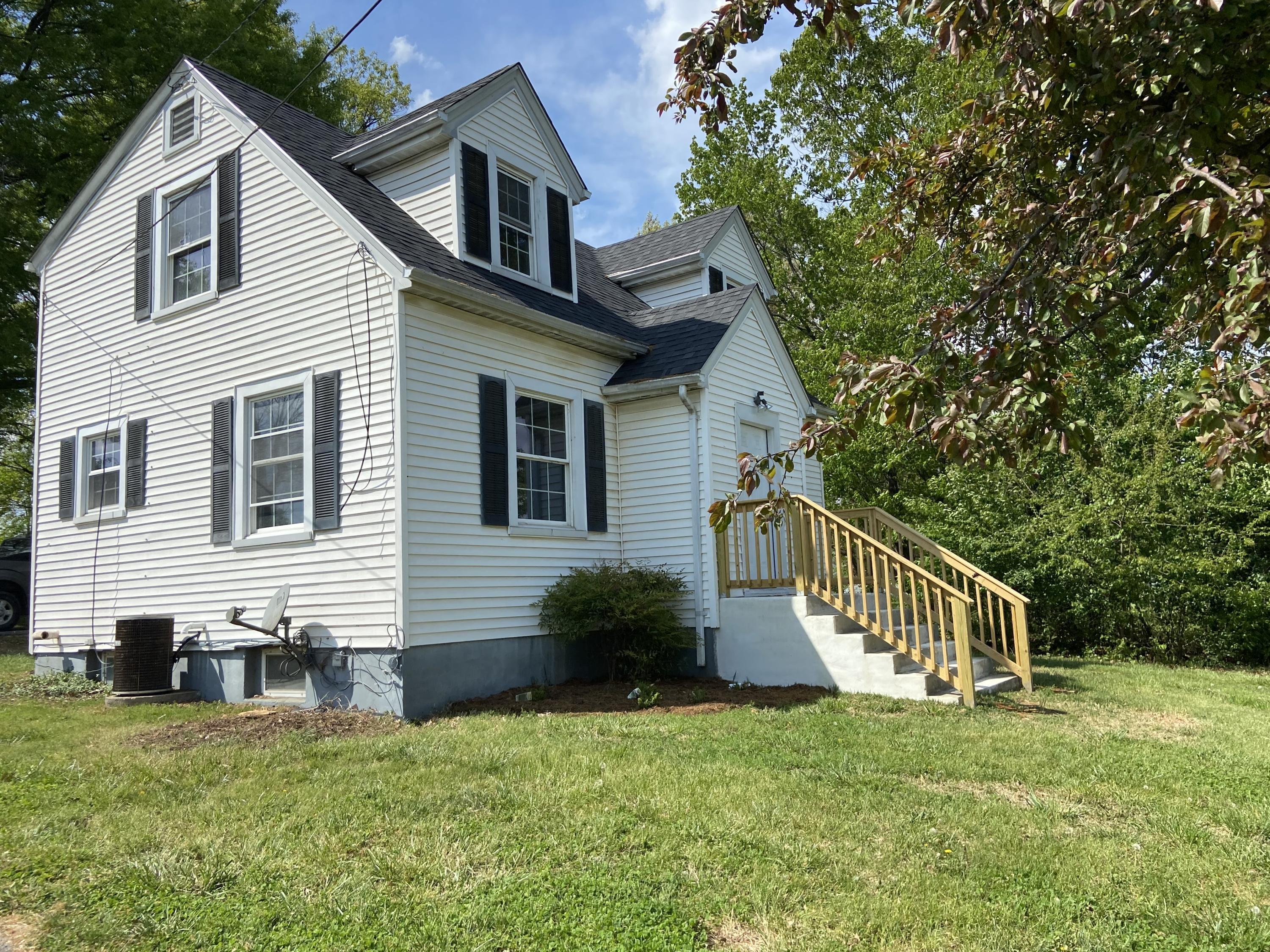 2205 12 O'clock Knob Road Salem, VA 24153 - Photo 2 of 33 IMG_4241