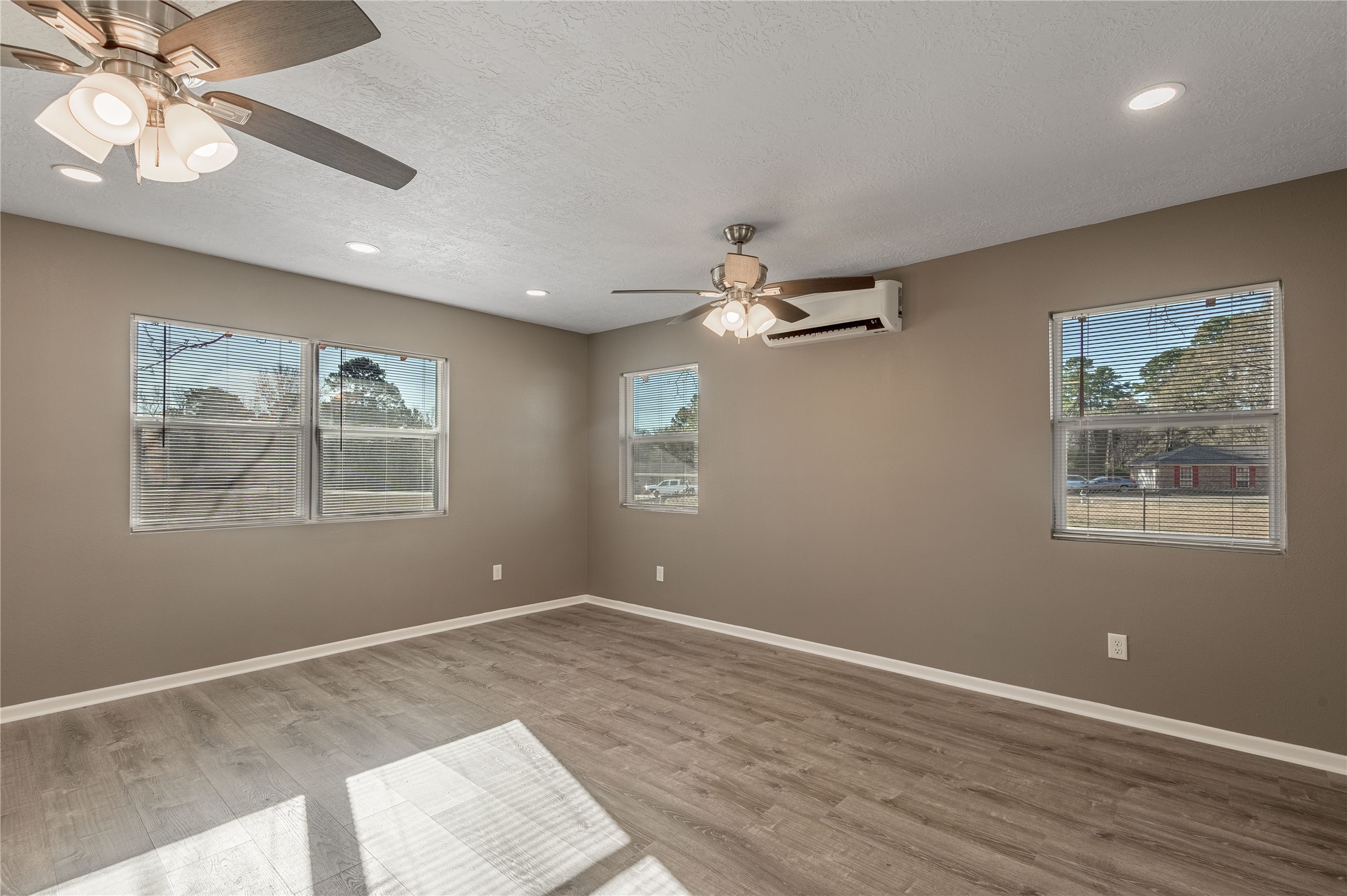 2201 Badger Lane Huntsville, TX 77320 - Photo 29 of 33