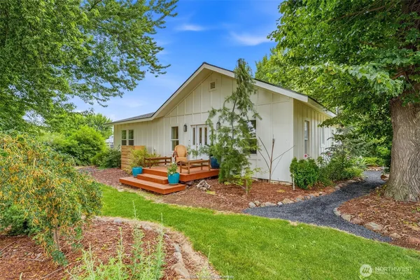 $685,000 | 12801 North Pioneer Road, Prosser, WA 99350