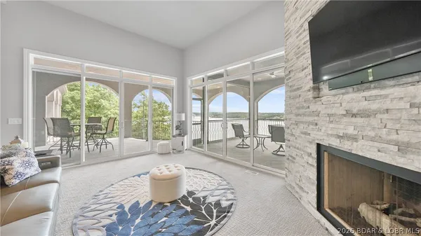 $2,690,000 | 348 Cedar Crest Drive, Lake Ozark, MO 65049