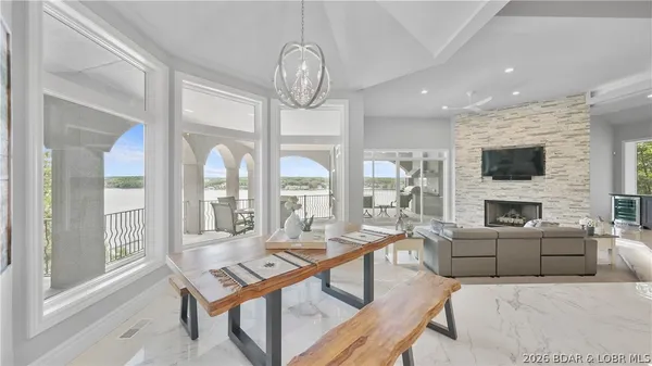 $2,690,000 | 348 Cedar Crest Drive, Lake Ozark, MO 65049