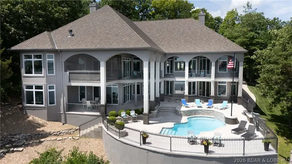 $2,690,000 | 348 Cedar Crest Drive, Lake Ozark, MO 65049