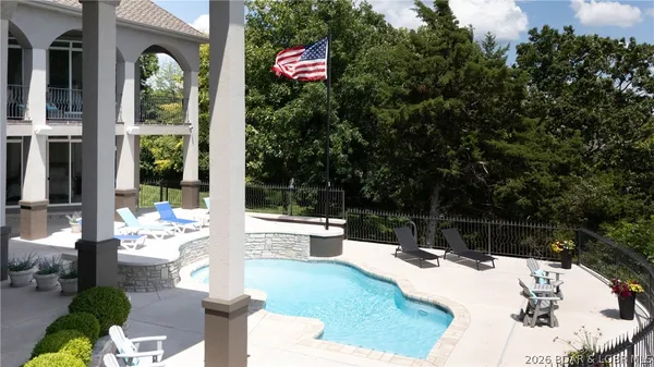 $2,690,000 | 348 Cedar Crest Drive, Lake Ozark, MO 65049