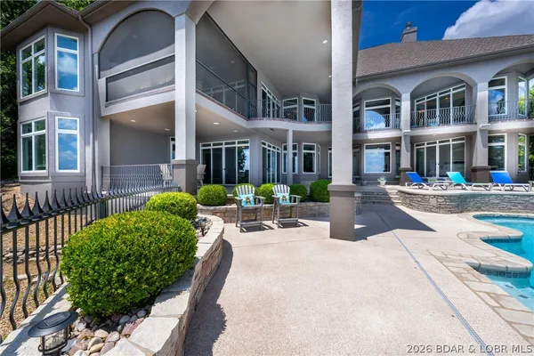 $2,690,000 | 348 Cedar Crest Drive, Lake Ozark, MO 65049