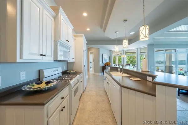 $2,690,000 | 348 Cedar Crest Drive, Lake Ozark, MO 65049